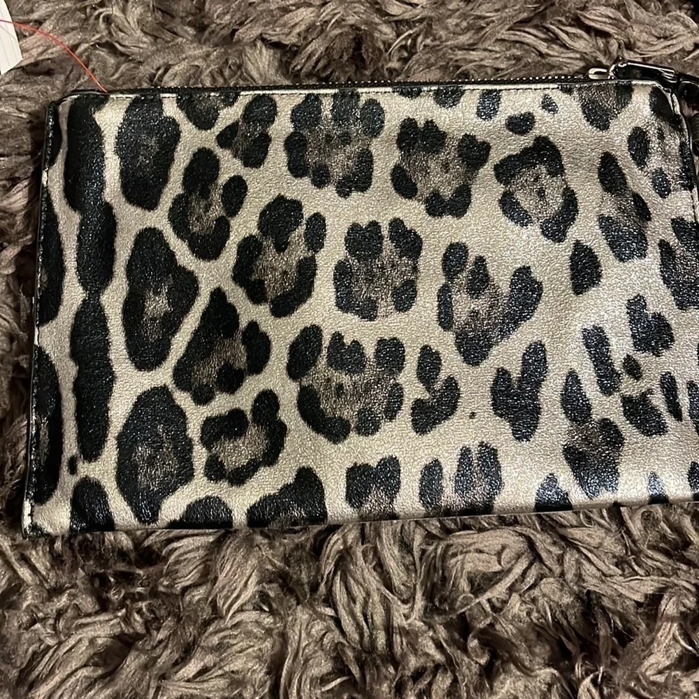 INC INTERNATIONAL CONCEPTS CLUTCHES AND EVENING BAGS FOR WOMEN.